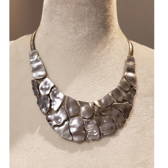 🌸 4/$50 Chunky Hammered Silver Statement Necklace - Picture 2 of 9